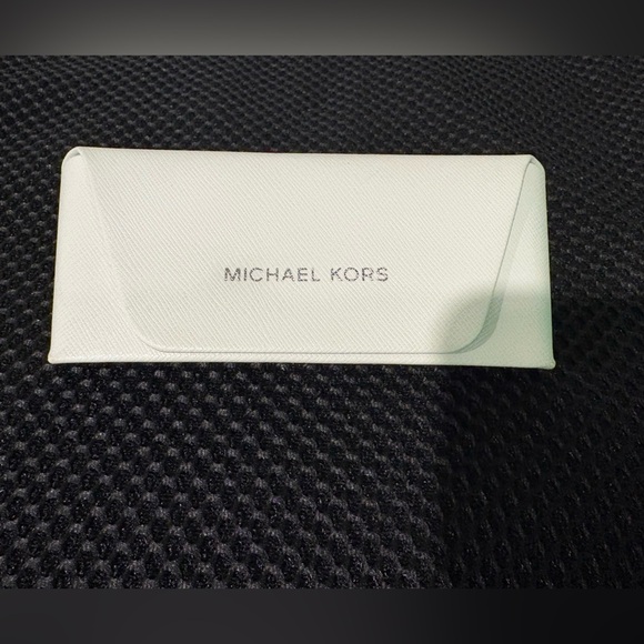 Michael Kors White Eyeglass Case - Picture 1 of 7